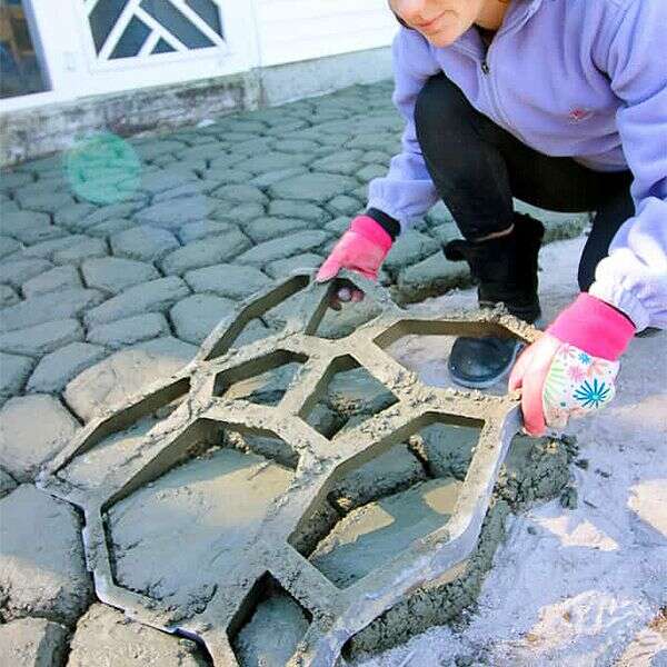 Stoney - Mold for stone paths