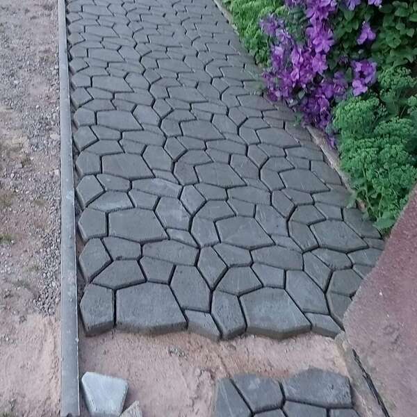Stoney - Mold for stone paths