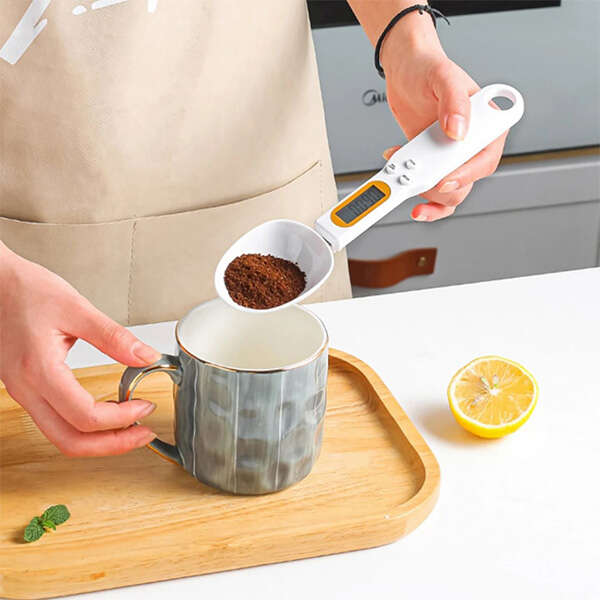 Scoopey - Spoon with a built-in scale