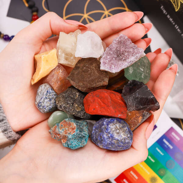 Zorya - A box with natural stones for chakras