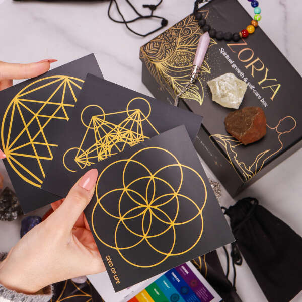 Zorya - A box with natural stones for chakras