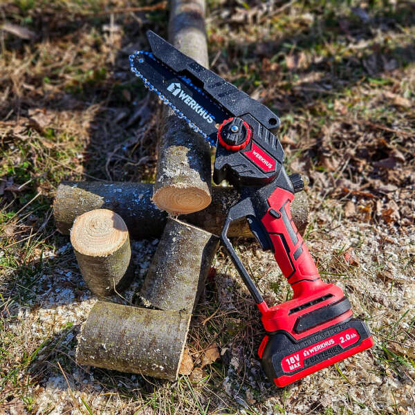 Werkhus cordless chainsaw - Powerful wood-sawing set