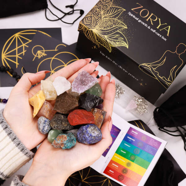 Zorya - A box with natural stones for chakras